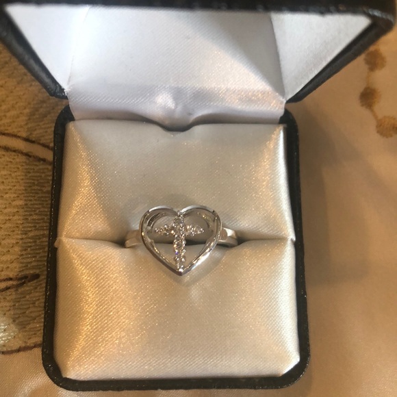 Cross in Heart Ring - Picture 2 of 6